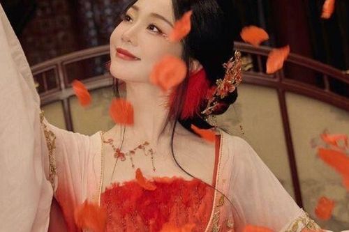 Quỳnh Kool bị nhầm là sang Trung đóng phim vì cô gái này: Cùng sinh năm 1995, sở hữu cặp má bầu bĩnh