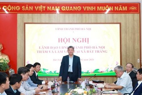 Phó Chủ tịch UBND thành phố Hà Nội Nguyễn Mạnh Quyền làm việc tại Bát Tràng, Thư Lâm