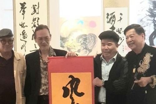 Đấu giá tranh 'Thánh mã', thu gần 300 triệu đồng ủng hộ Quỹ 'Mãi mãi tuổi 20'