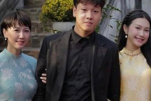 Mẹ vợ Đoàn Văn Hậu tiếp tục gây chú ý