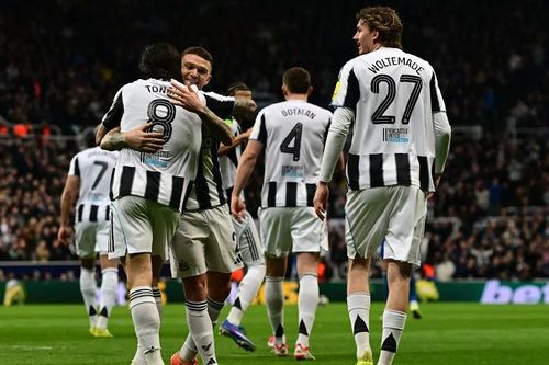 Newcastle United thắng kịch tính, giành vé vào vòng 1/8 Champions League