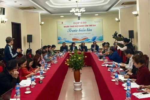 'Trước biển lớn' - chủ đề của Ngày thơ Việt Nam lần thứ 24