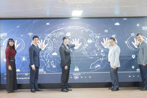Từng bước đáp ứng yêu cầu trong chăm sóc, bảo vệ và nâng cao sức khỏe nhân dân Thủ đô trong tình hình mới