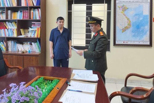 Khởi tố 2 đối tượng sản xuất, tiêu thụ giấy khám sức khỏe giả