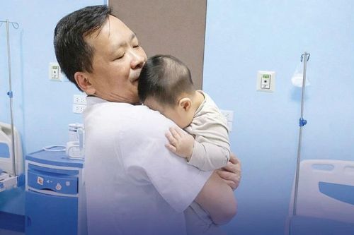 Cấp cứu xuyên đêm, nội soi cứu bé 4 tháng tuổi thoát nguy cơ hoại tử ruột