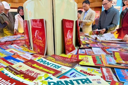 Báo chí Xuân lan tỏa đậm nét thông điệp tinh gọn bộ máy, quyết tâm tăng trưởng hai con số