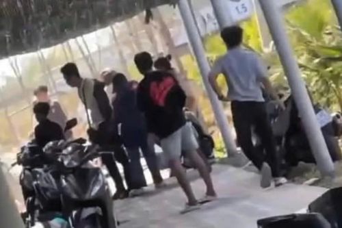 Bé gái 11 tuổi bị thương nặng do 2 nhóm khách ẩu đả nhau tại quán