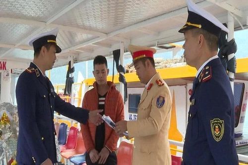 Siết chặt an toàn đường thủy trên hồ Hòa Bình sau vụ lật tàu trên hồ Thác Bà