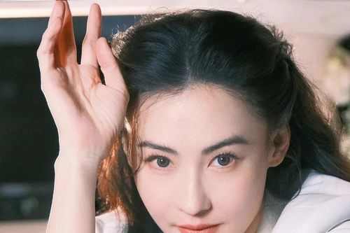 Nghệ sĩ cho nhân viên nghỉ Tết một tháng hưởng lương