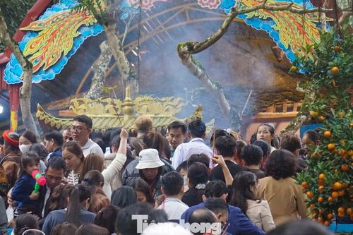 Địa điểm du lịch tâm linh ở Thanh Hóa đón hàng trăm nghìn lượt khách