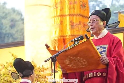 Nghi lễ khai xuân nghìn năm tuổi ở Hà Nội