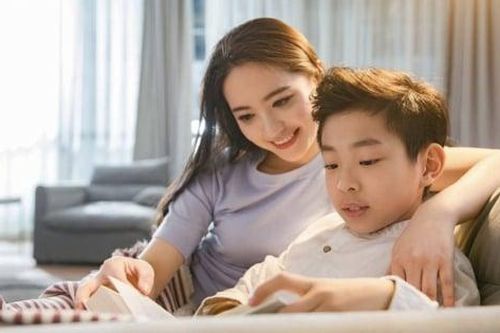 Vì sao bé trai cần được dạy về giới tính từ sớm?