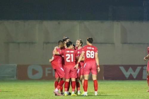 Đoàn Văn Hậu lập siêu phẩm chấn động V-League, gửi thông điệp tới HLV Kim Sang-sik
