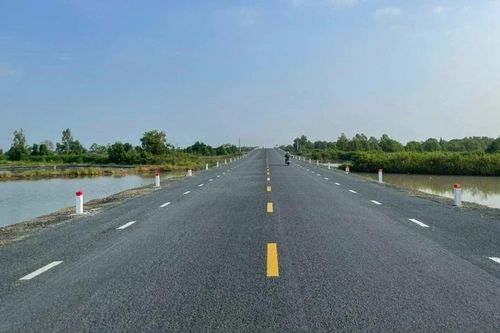 Đề xuất hơn 5.400 tỷ đồng mở rộng đường Hồ Chí Minh đoạn Năm Căn-Đất Mũi