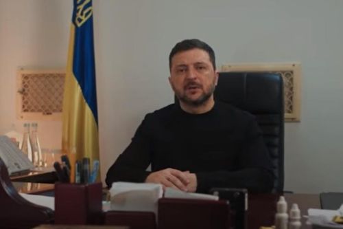 Sau 4 năm xung đột với Nga, Tổng thống Zelensky kêu gọi Tổng thống Trump thăm Kiev