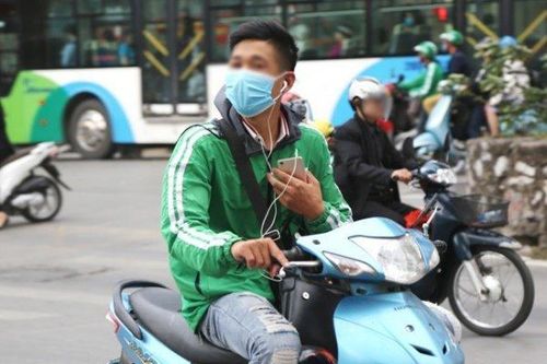 Nghe nhạc trên xe thế nào để tránh nguy cơ tai nạn?