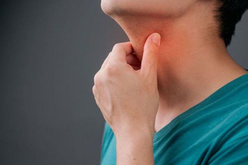 4 dấu hiệu buổi sáng ở miệng và cổ họng có thể là cảnh báo sớm của ung thư