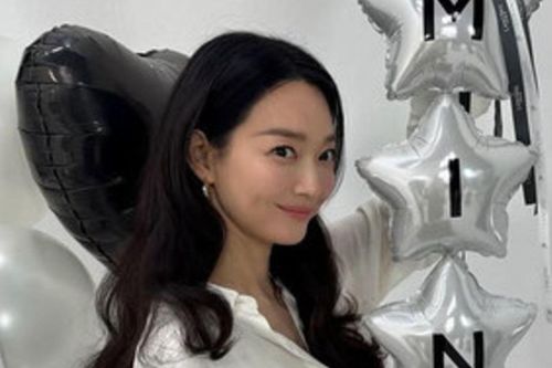 Shin Min Ah rạng rỡ sau kết hôn