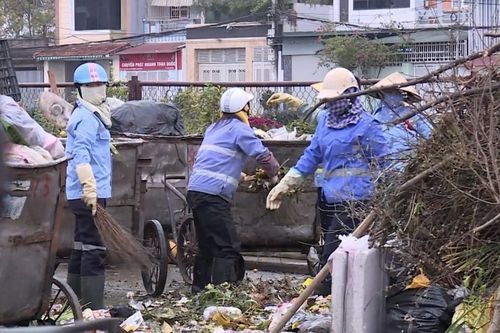 Nỗ lực giải quyết ùn ứ rác thải cục bộ sau Tết
