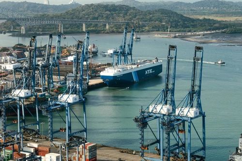 Panama dừng cho phép công ty Hồng Kông điều hành cảng ở hai đầu kênh đào