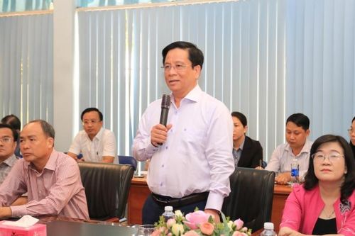 Chủ tịch UBND tỉnh An Giang Hồ Văn Mừng thăm, chúc tết doanh nghiệp trên địa bàn phường Long Xuyên