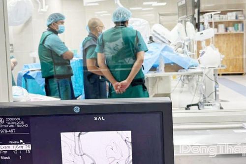 Thầy thuốc cần chính sách đột phá sớm trở thành hiện thực