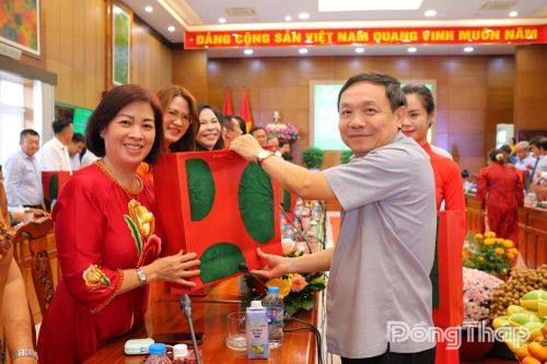 Đồng Tháp: Lãnh đạo tỉnh gặp gỡ doanh nghiệp đầu năm - Niềm tin mới, vận hội mới