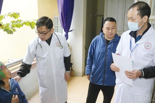 Học Bác để tròn y đức, vững chuyên môn