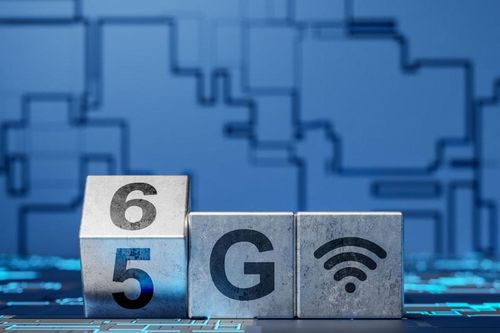 TP.HCM công bố lộ trình phủ sóng 5G diện rộng và thí điểm mạng 6G từ năm 2026