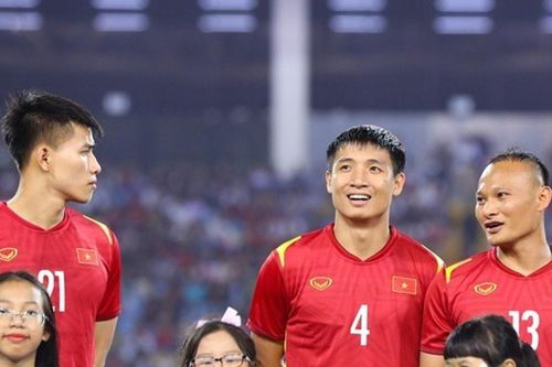 Thể Công Viettel thắng Nam Định 1-0: Niềm vui không trọn vẹn vì nỗi lo Bùi Tiến Dũng