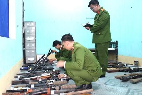 Hiệu quả công tác vận động giao nộp vũ khí, vật liệu nổ, công cụ hỗ trợ và pháo nổ ở Huế