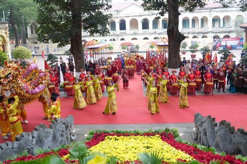 Hoàng thành Thăng Long khai xuân