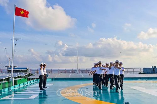 Viết tiếp bản hùng ca biển cả
