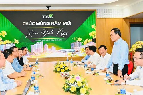 Bí thư Thành ủy TPHCM Trần Lưu Quang thăm, chúc Tết doanh nghiệp đầu Xuân Bính Ngọ
