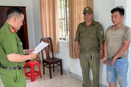 Người đàn ông bị nhóm côn đồ dùng súng, bình xịt hơi cay tấn công liên quan vay nợ