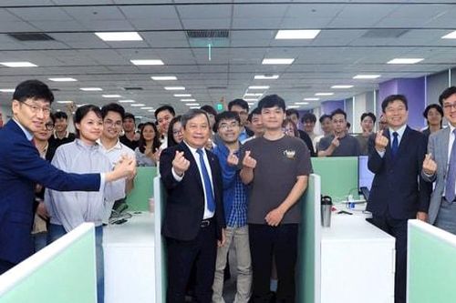 Chủ tịch UBND thành phố Vũ Đại Thắng thăm, động viên sản xuất