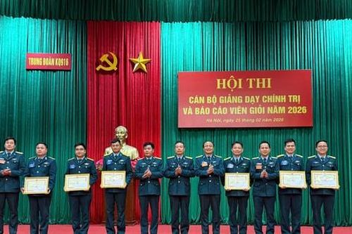 Trung đoàn 916 tổ chức hội thi cán bộ giảng dạy chính trị giỏi