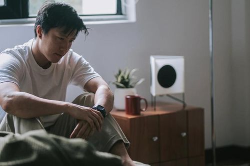 Clip quay quán ăn trên mạng tình cờ lộ chuyện ngoại tình của vợ, tôi phải làm sao?