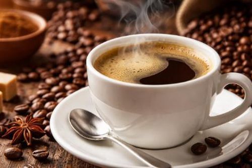 Điều gì xảy ra với não bộ khi bạn uống caffeine mỗi ngày?