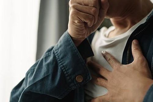 Lý do khiến ho kéo dài và cách khắc phục