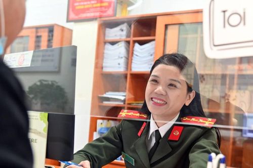 99,8% người dân bấm nút 'Rất hài lòng': Rõ tinh thần thi đua 'Ba Nhất' ở Phòng Hồ sơ nghiệp vụ