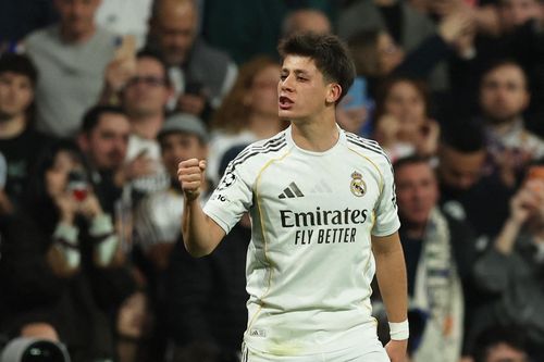 8 CLB qua vòng play-off Champions League