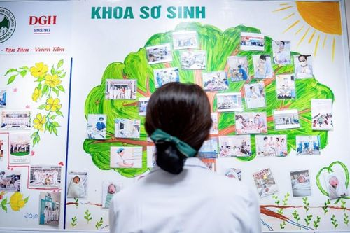 Người mẹ đầu tiên của những đứa trẻ 'không tên'