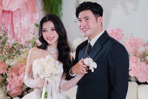 Cô chủ tiệm bánh lấy chồng đẹp trai sau 2 tháng vu vơ trả lời tin nhắn