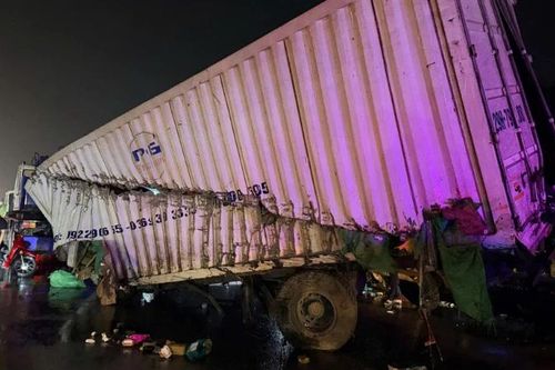 Va chạm trên tuyến đường sắt bắc-nam qua Ngọc Hồi gây hậu quả nghiêm trọng