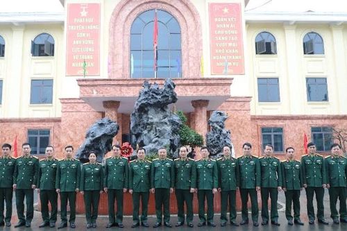 Thượng tướng Lê Quang Minh biểu dương thành tích, kết quả nổi bật của Bệnh viện Quân y 105