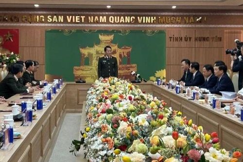 Bộ trưởng Lương Tam Quang thăm, chúc Tết đảng bộ, chính quyền và nhân dân tỉnh Hưng Yên