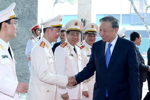 Nhận thức đúng, giải quyết trúng các vấn đề an ninh quốc gia gắn với lợi ích của đất nước