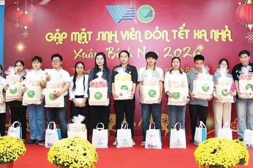 Chăm lo Tết cho sinh viên