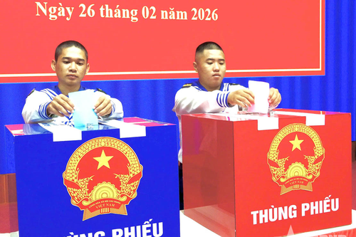 Vùng 2 Hải quân tổ chức bầu cử sớm và tiễn đoàn thực hiện nhiệm vụ trên biển